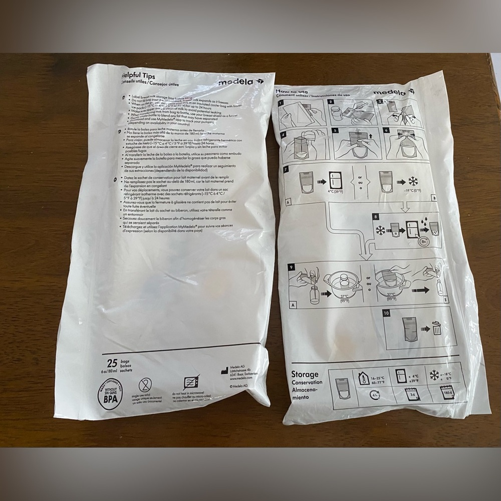 Medela Milk Storage Bags with Instructions